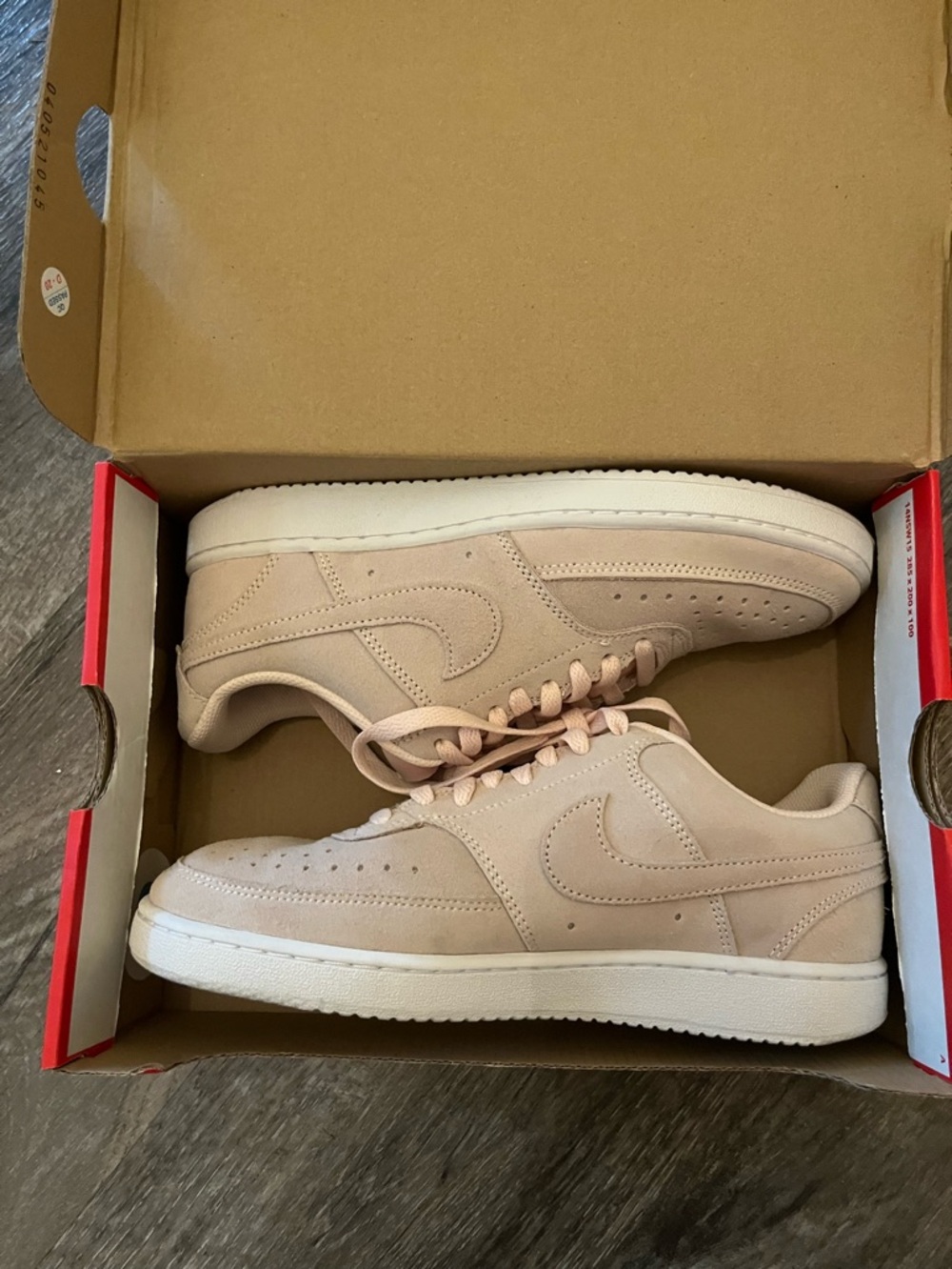 Nike Low-Top Sneakers in Light Blush velvet